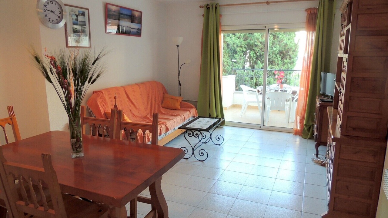 Photo of Livingroom in Roses Town Center