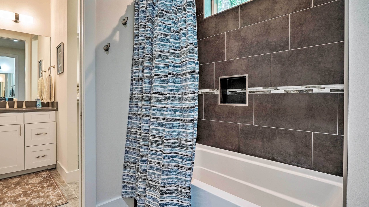 Photo of Bathroom in Lakeland Park