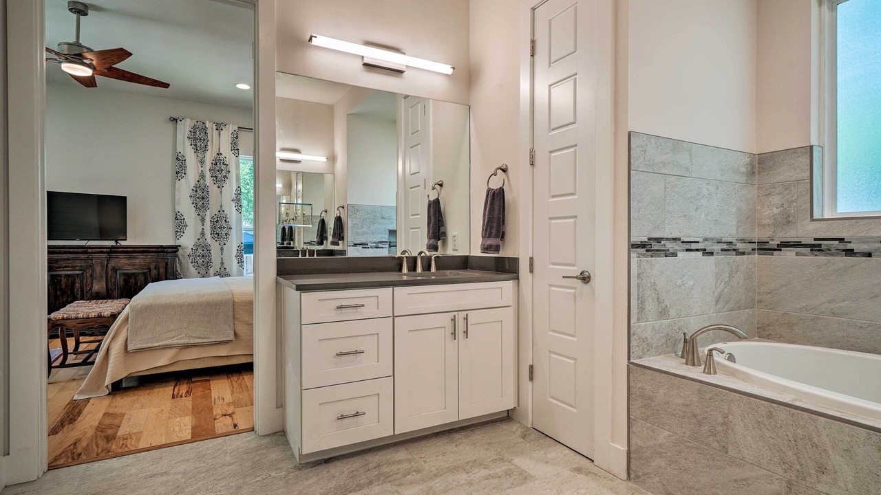 Photo of Bathroom in Lakeland Park