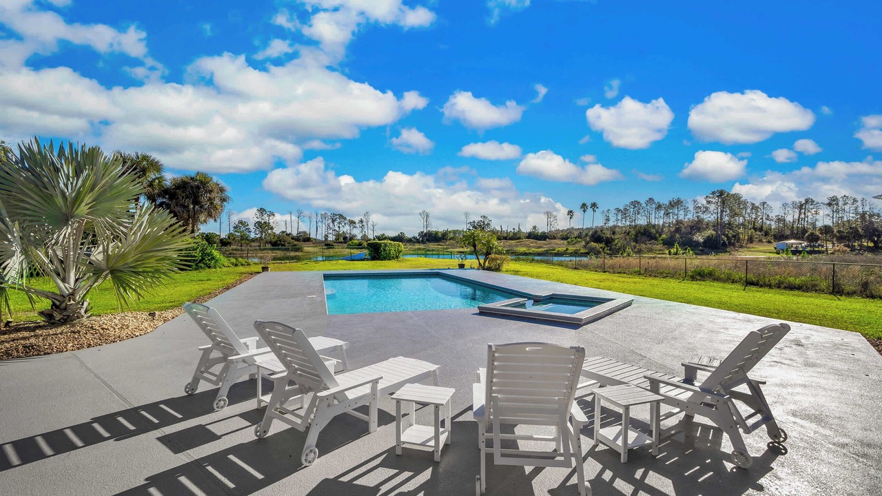 Photo of Outdoor in Groveland