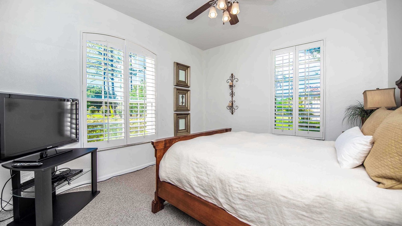 Photo of Bedroom in Groveland