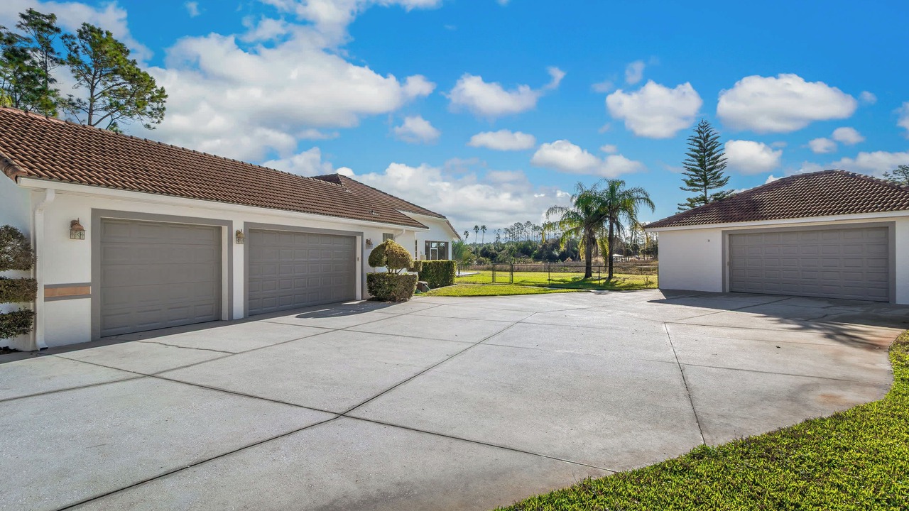 Photo of Outdoor in Groveland