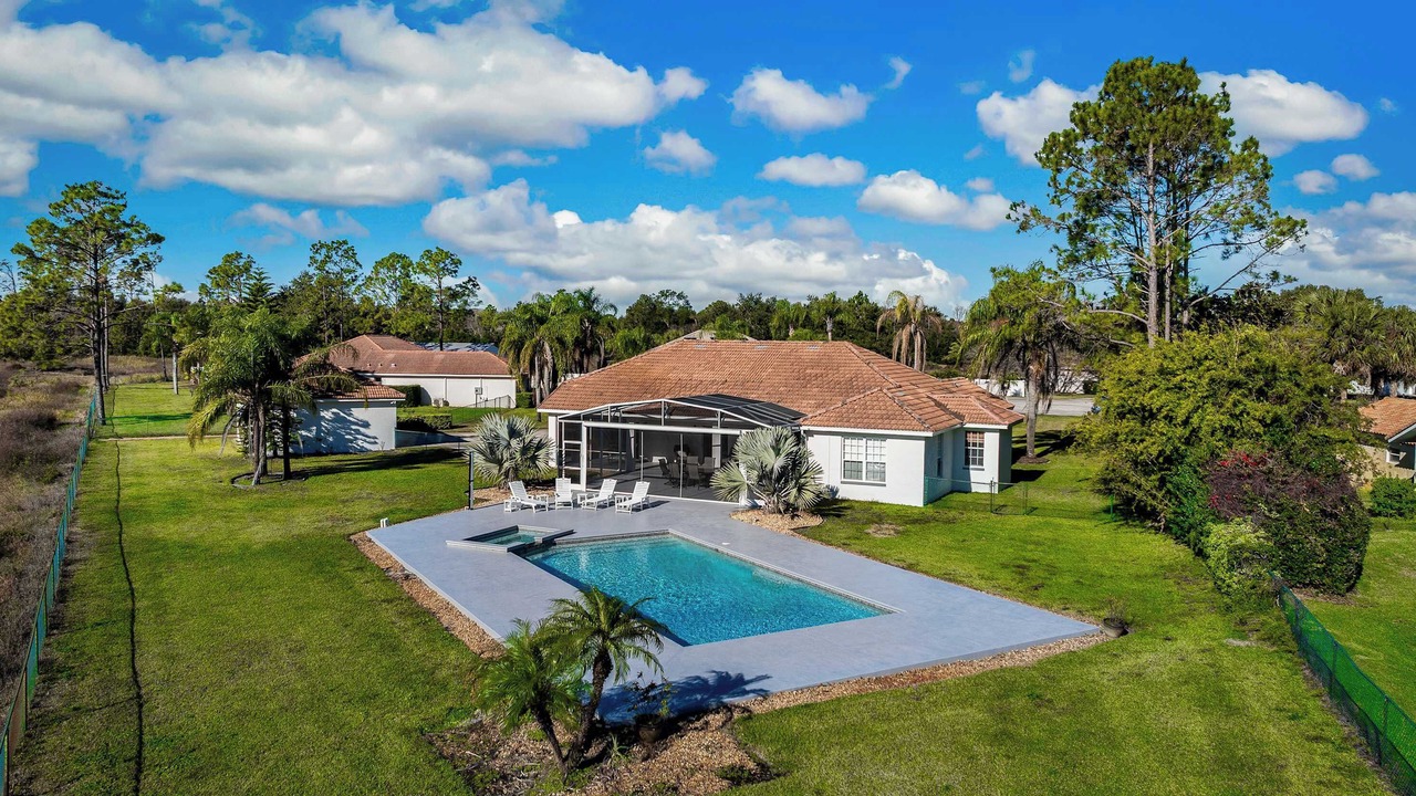 Photo of Outdoor in Groveland
