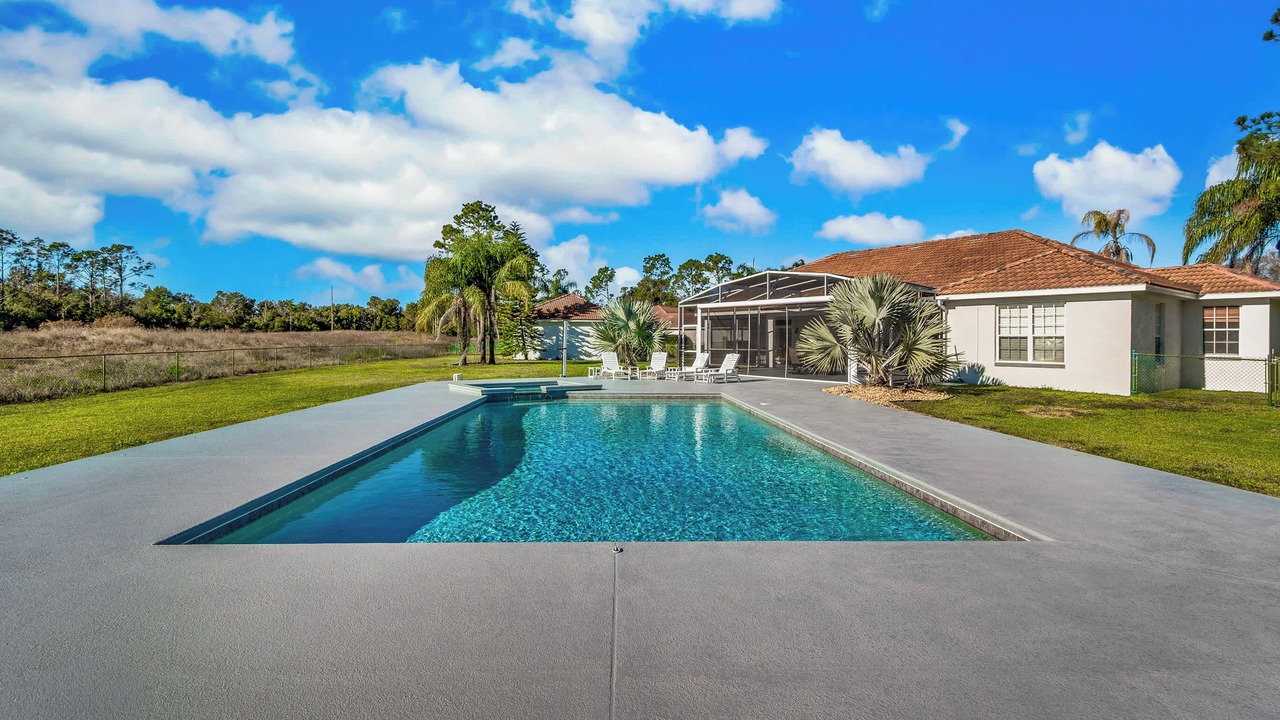 Photo of Outdoor in Groveland