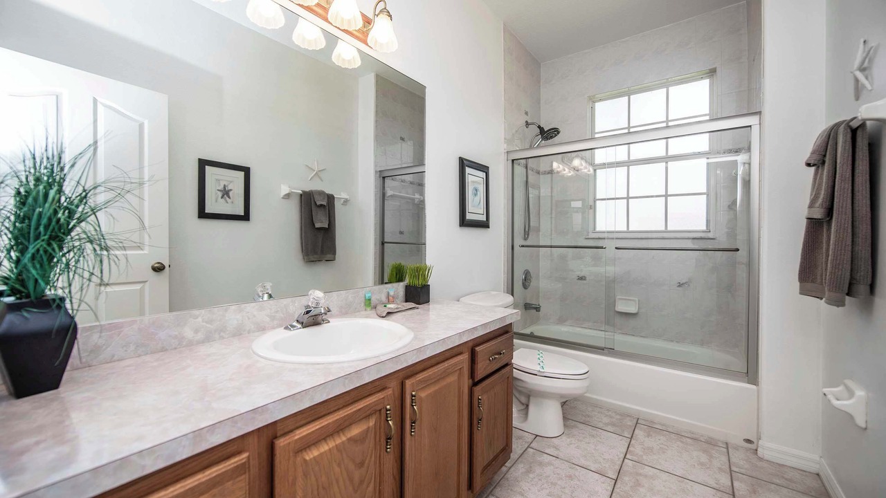 Photo of Bathroom in Groveland