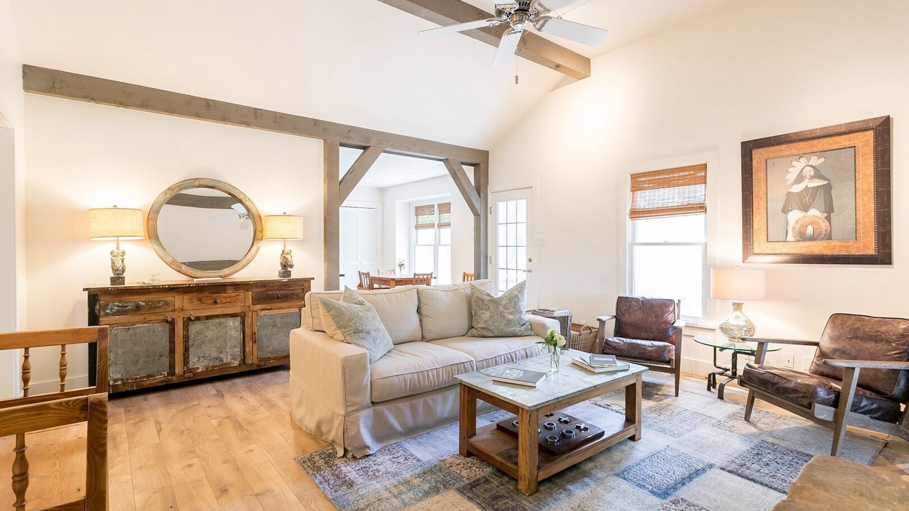 Photo of Livingroom in Fredericksburg