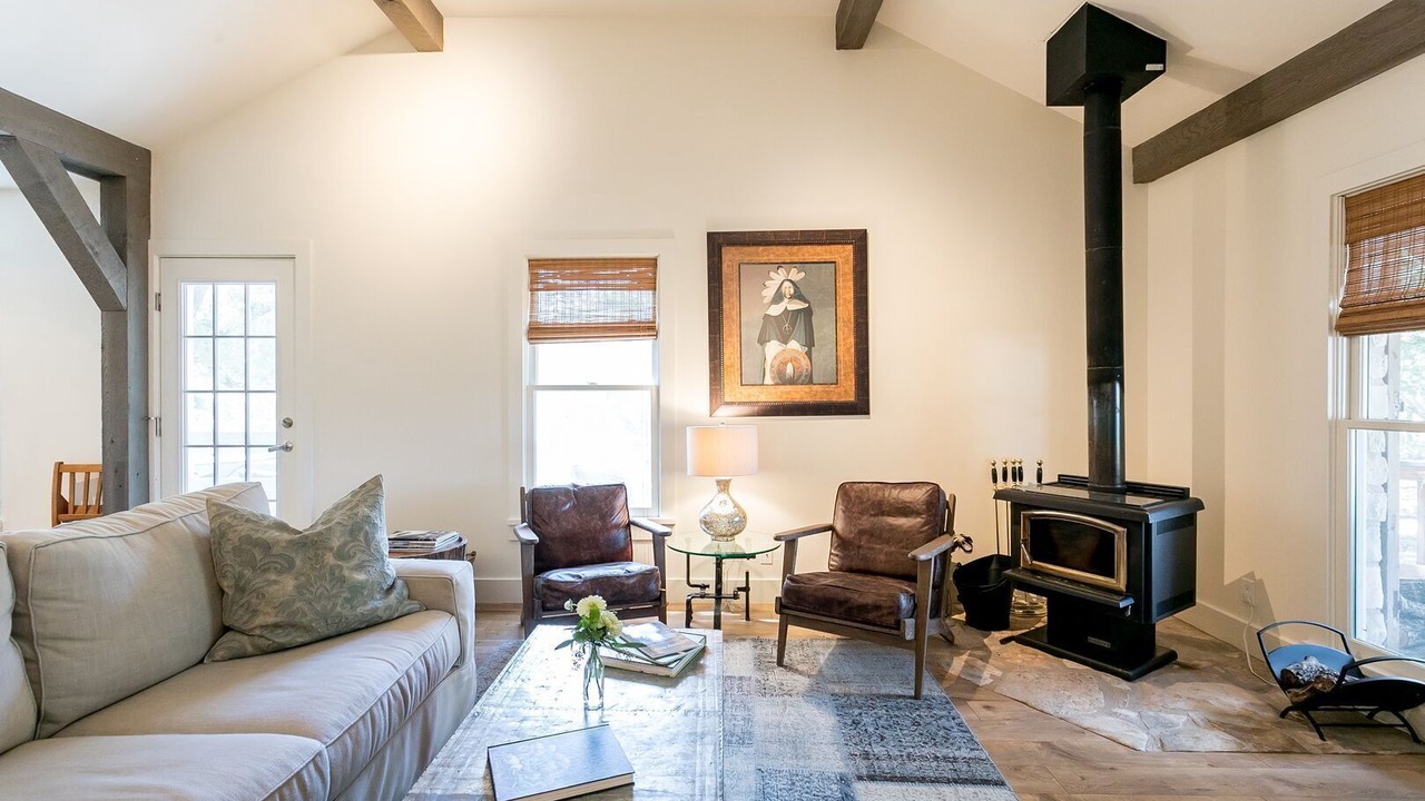 Photo of Livingroom in Fredericksburg
