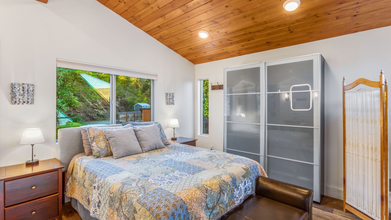 Photo of Bedroom in Oroville