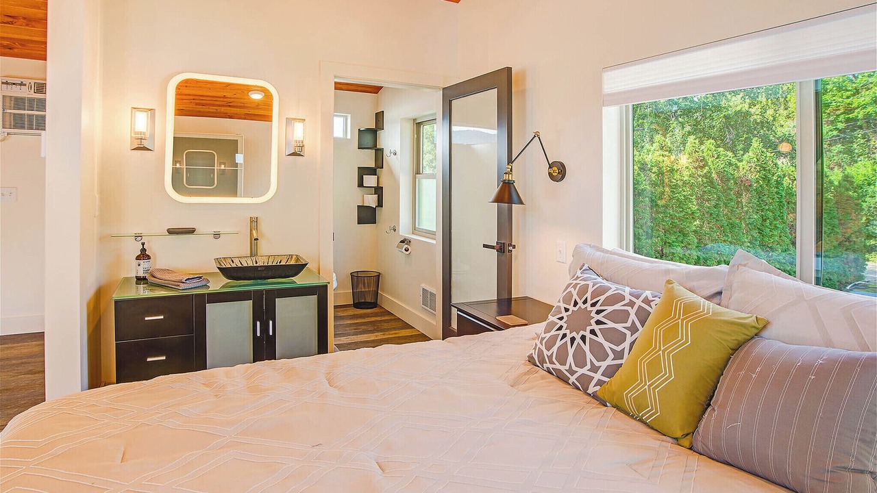 Photo of Bedroom in Oroville