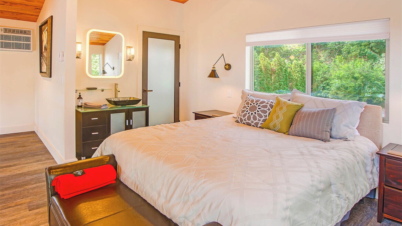 Photo of Bedroom in Oroville