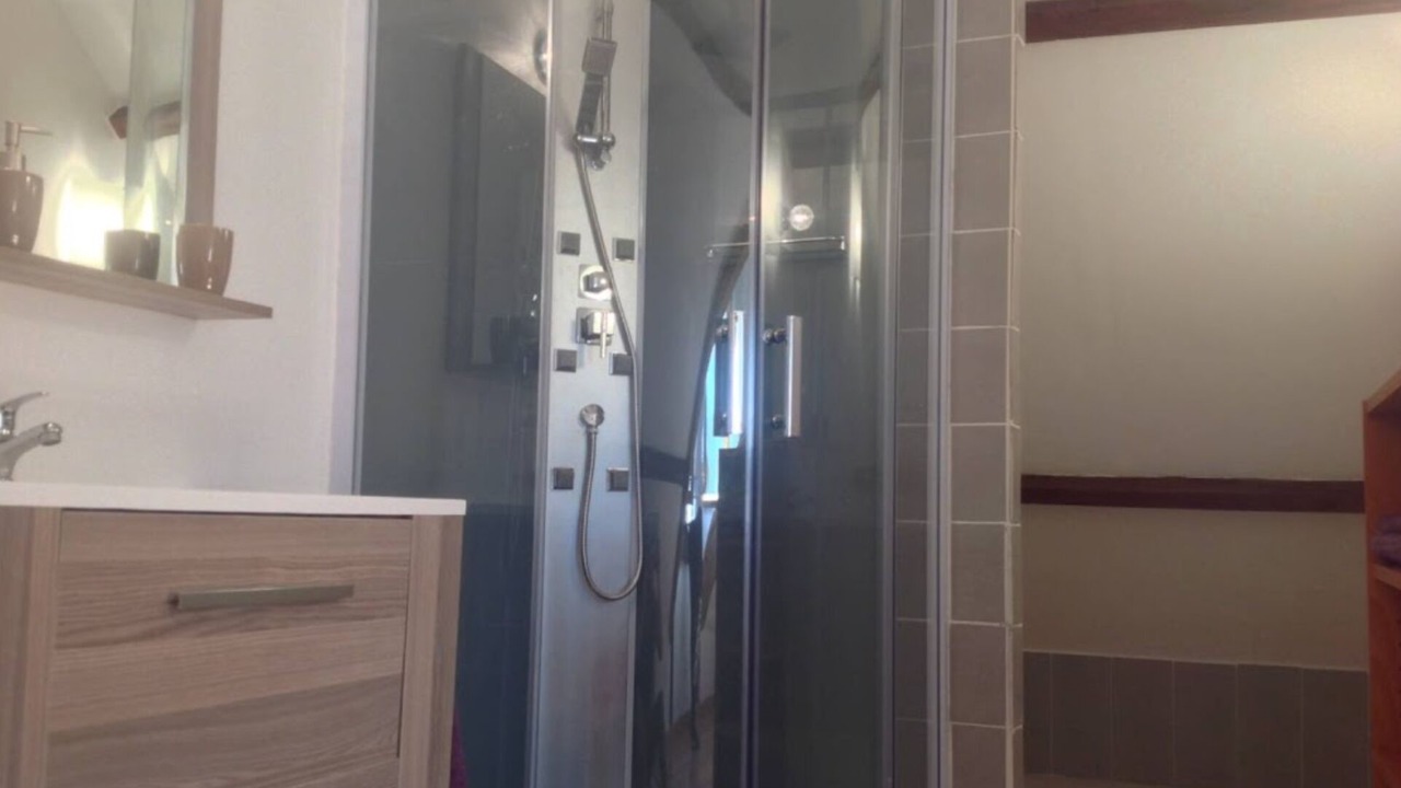 Photo of Bathroom in Saint-Etienne-la-Thillaye