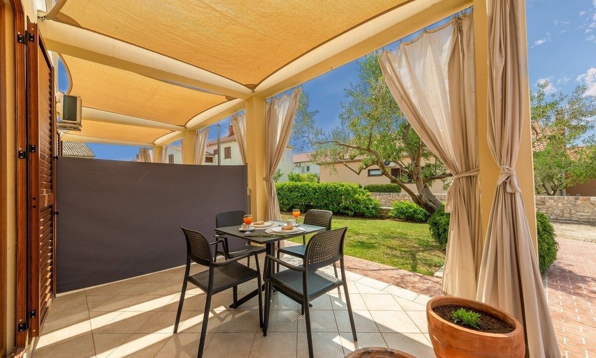 Photo of Outdoor in Nin