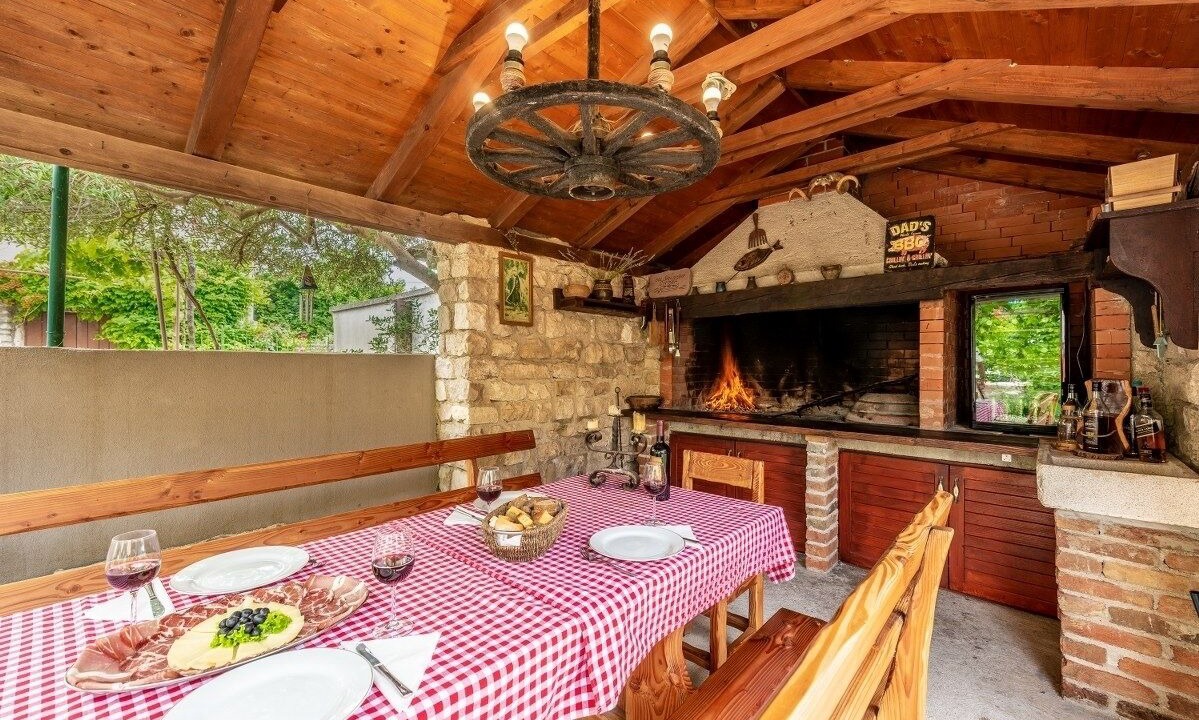 Photo of Outdoor in Nin
