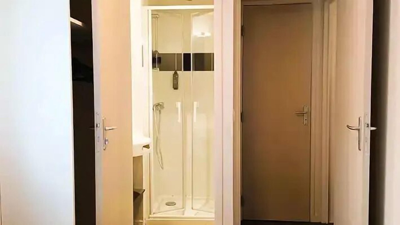 Photo of Bathroom in Forges-les-Eaux