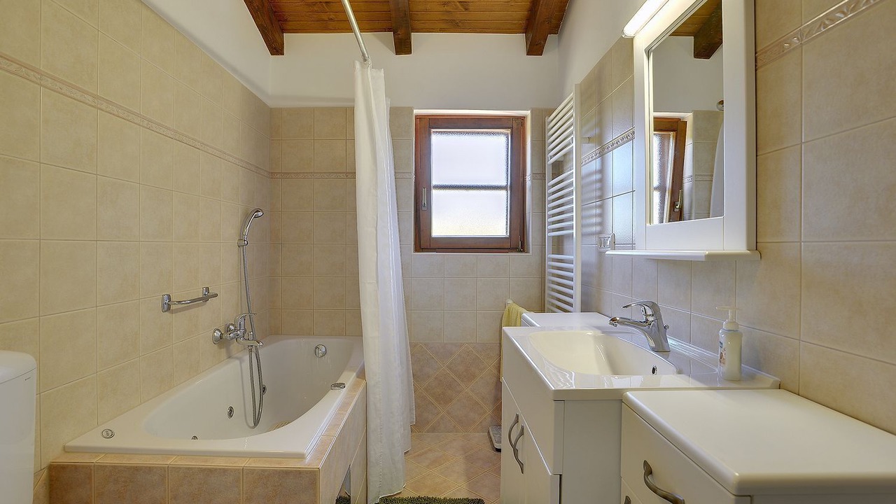 Photo of Bathroom in Cehici