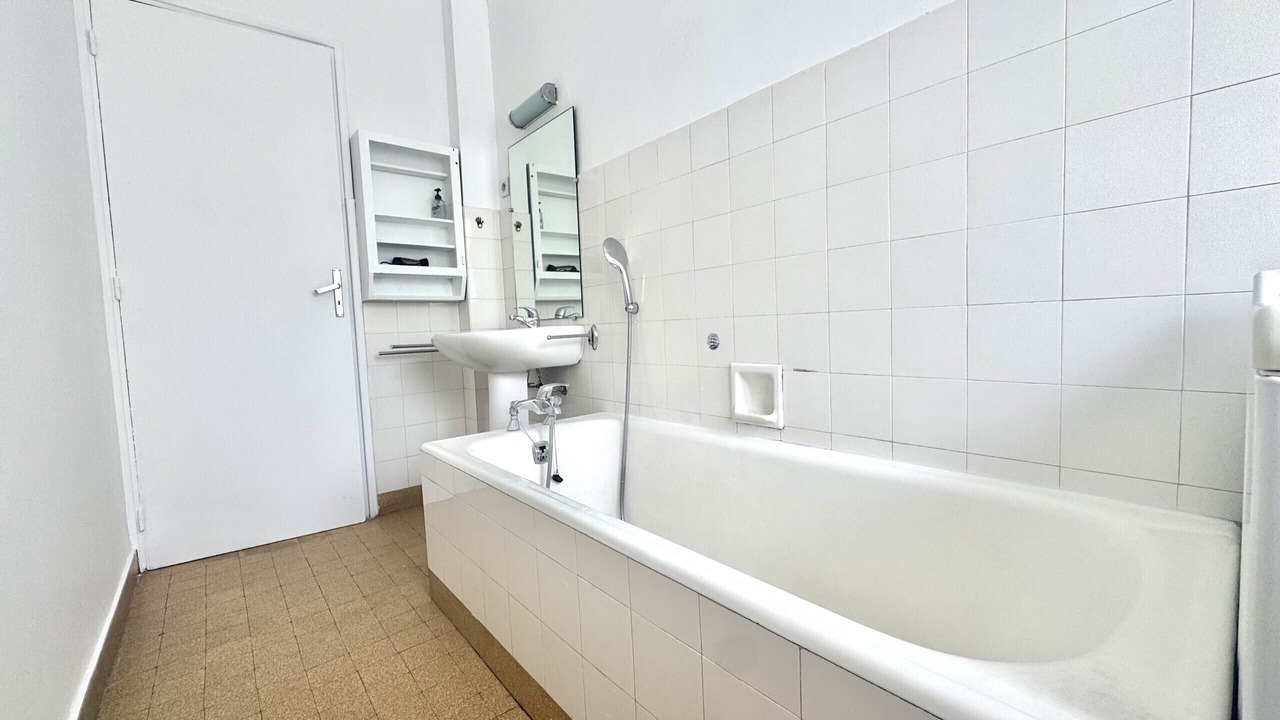 Photo of Bathroom in Carnot