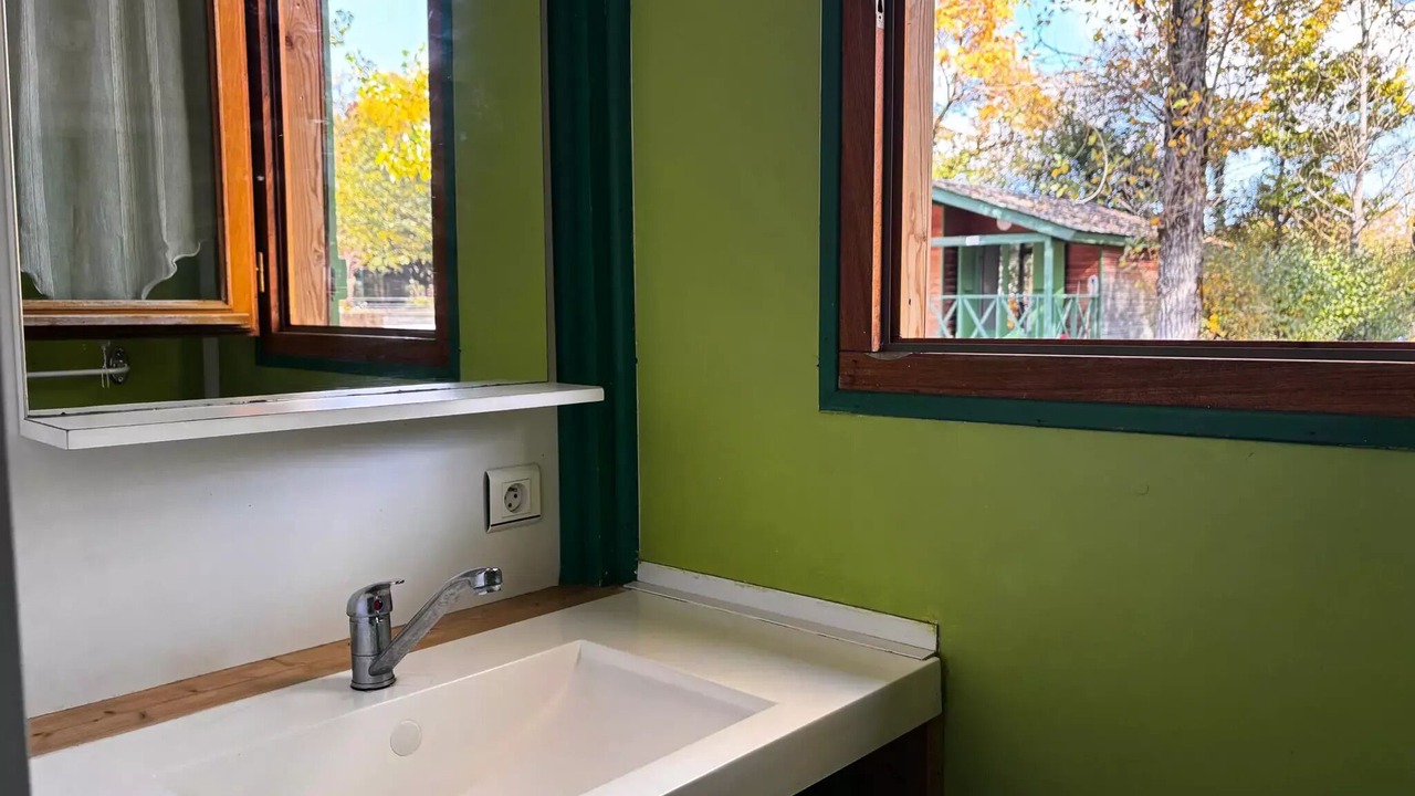Photo of Bathroom in Recoules-Previnquieres