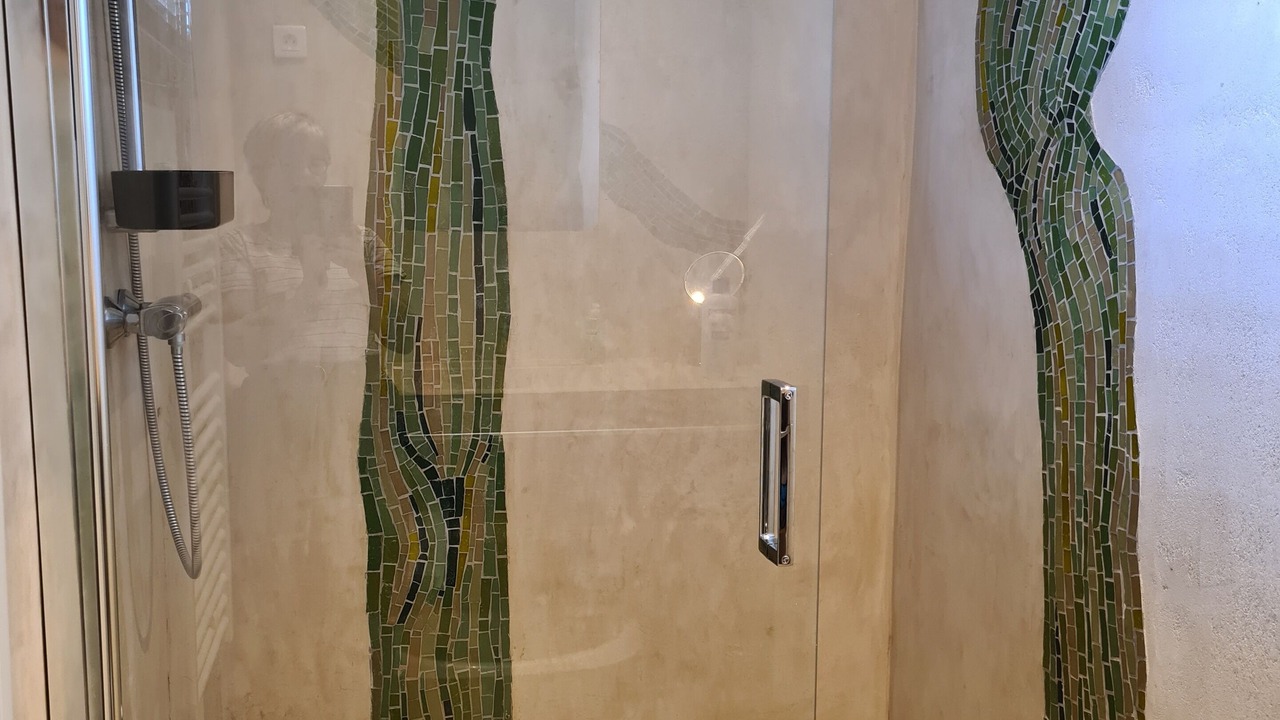 Photo of Bathroom in Le-Petit-Pressigny