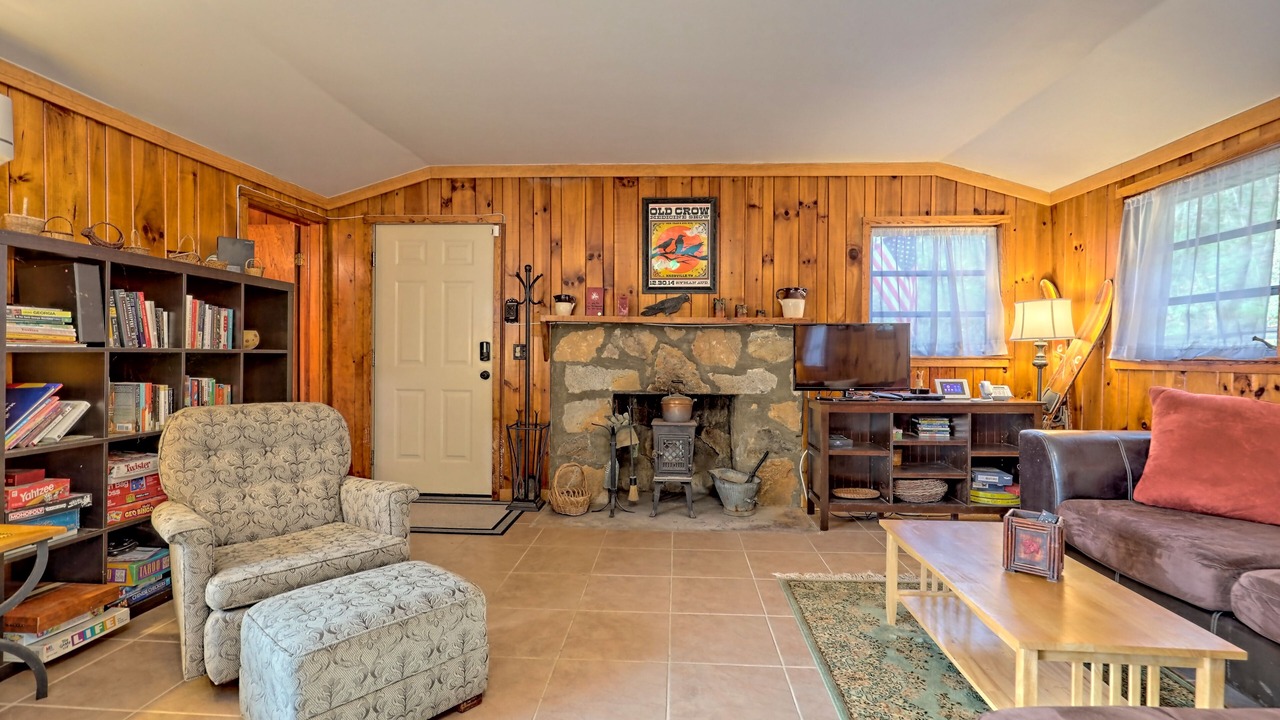 Photo of Livingroom in Clayton