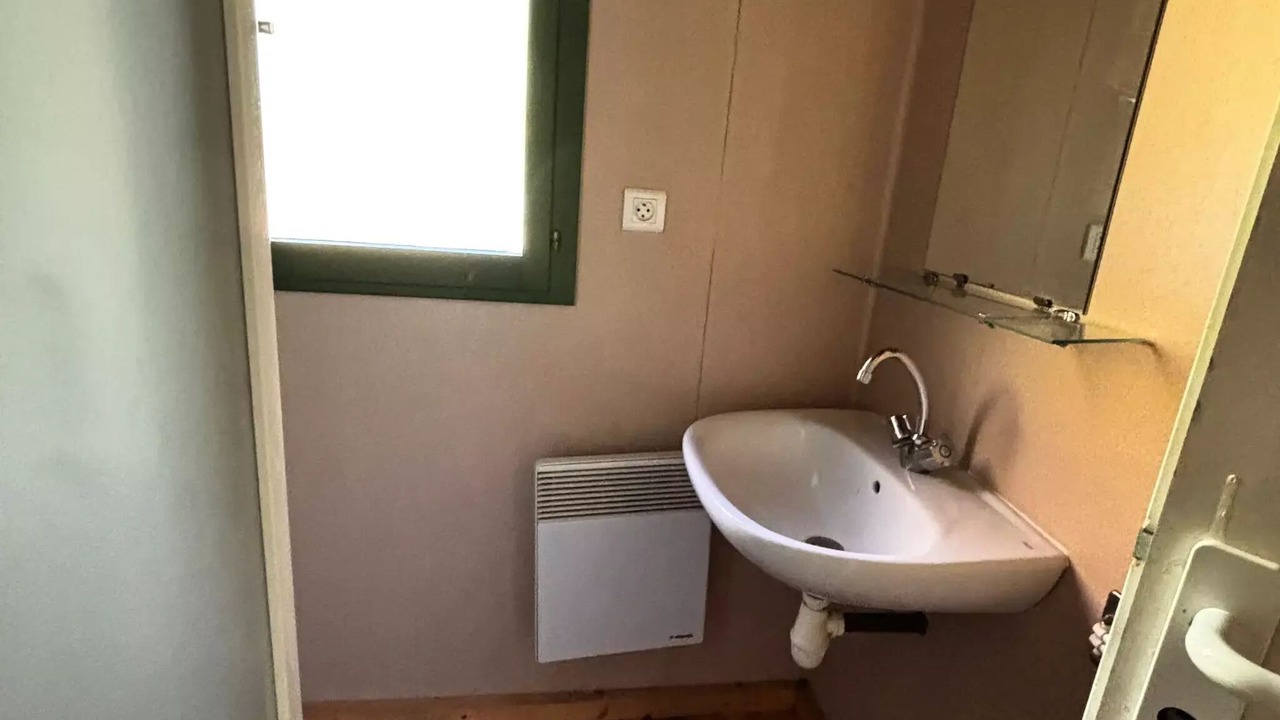 Photo of Bathroom in Recoules-Previnquieres