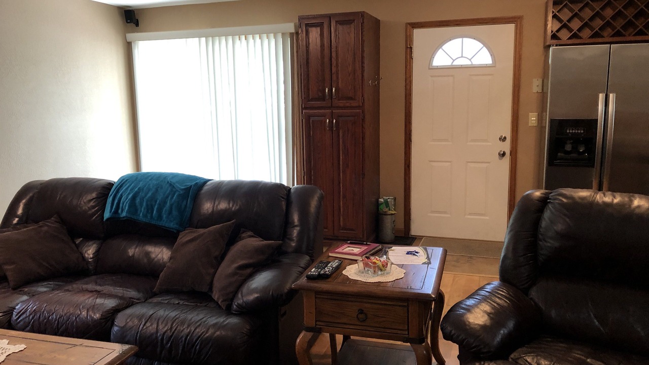 Photo of Livingroom in Oakdale