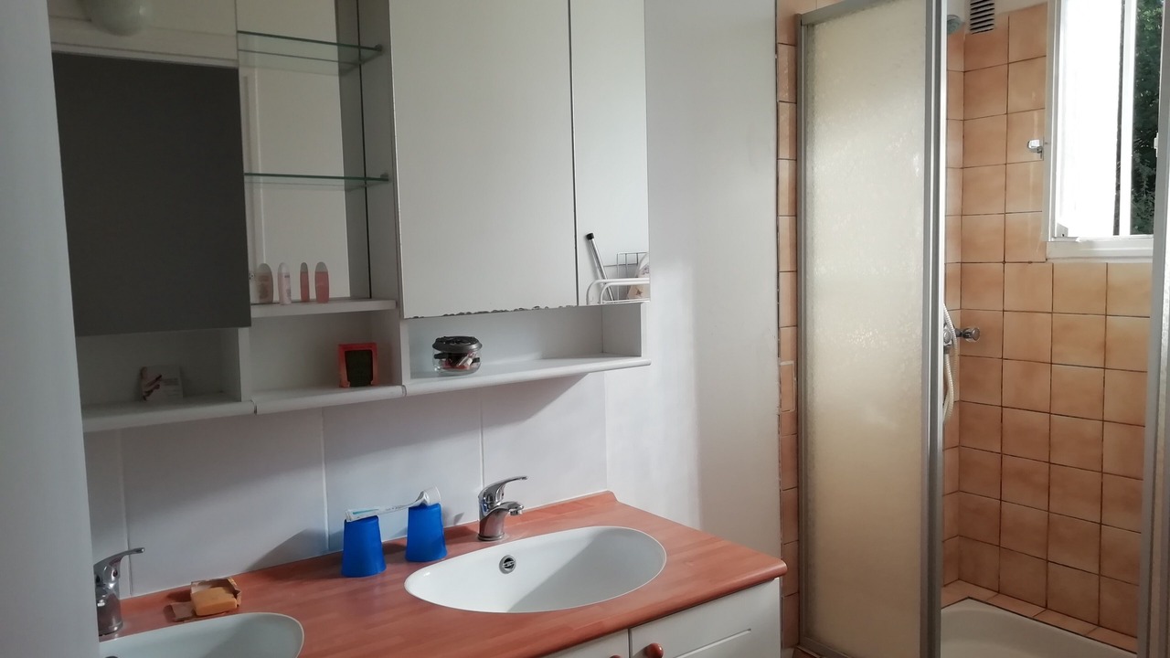 Photo of Bathroom in Pontlieue - Rocade