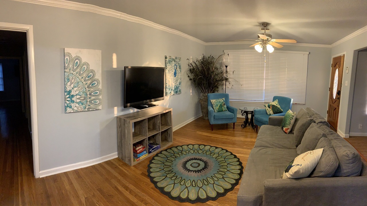 Photo of Livingroom in Medical Center District