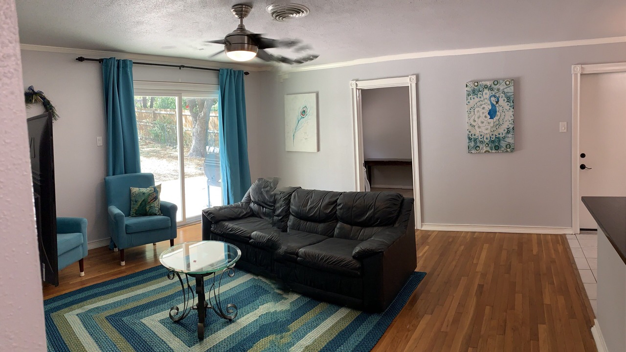 Photo of Livingroom in Medical Center District