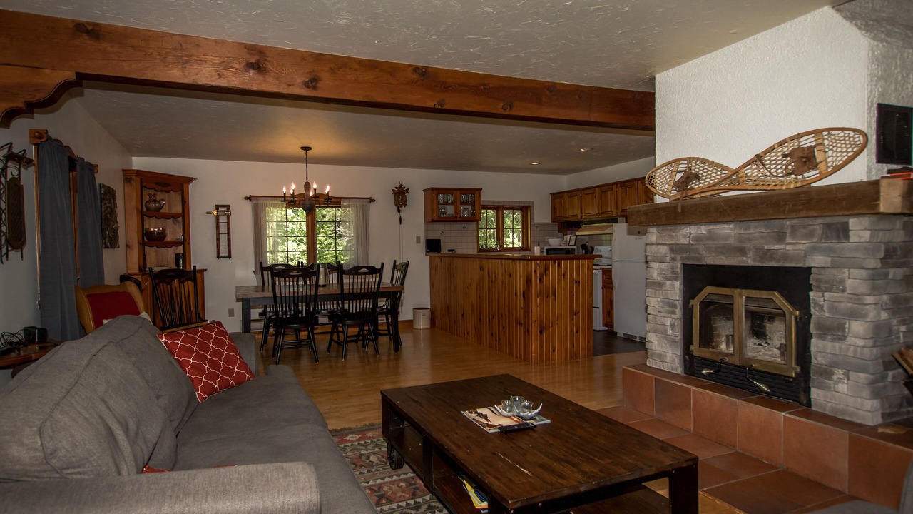Photo of Livingroom in Swiss Meadows