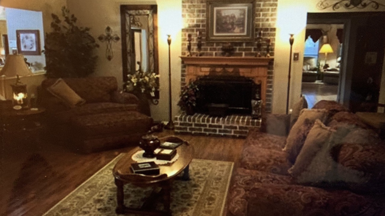 Photo of Livingroom in Channelview