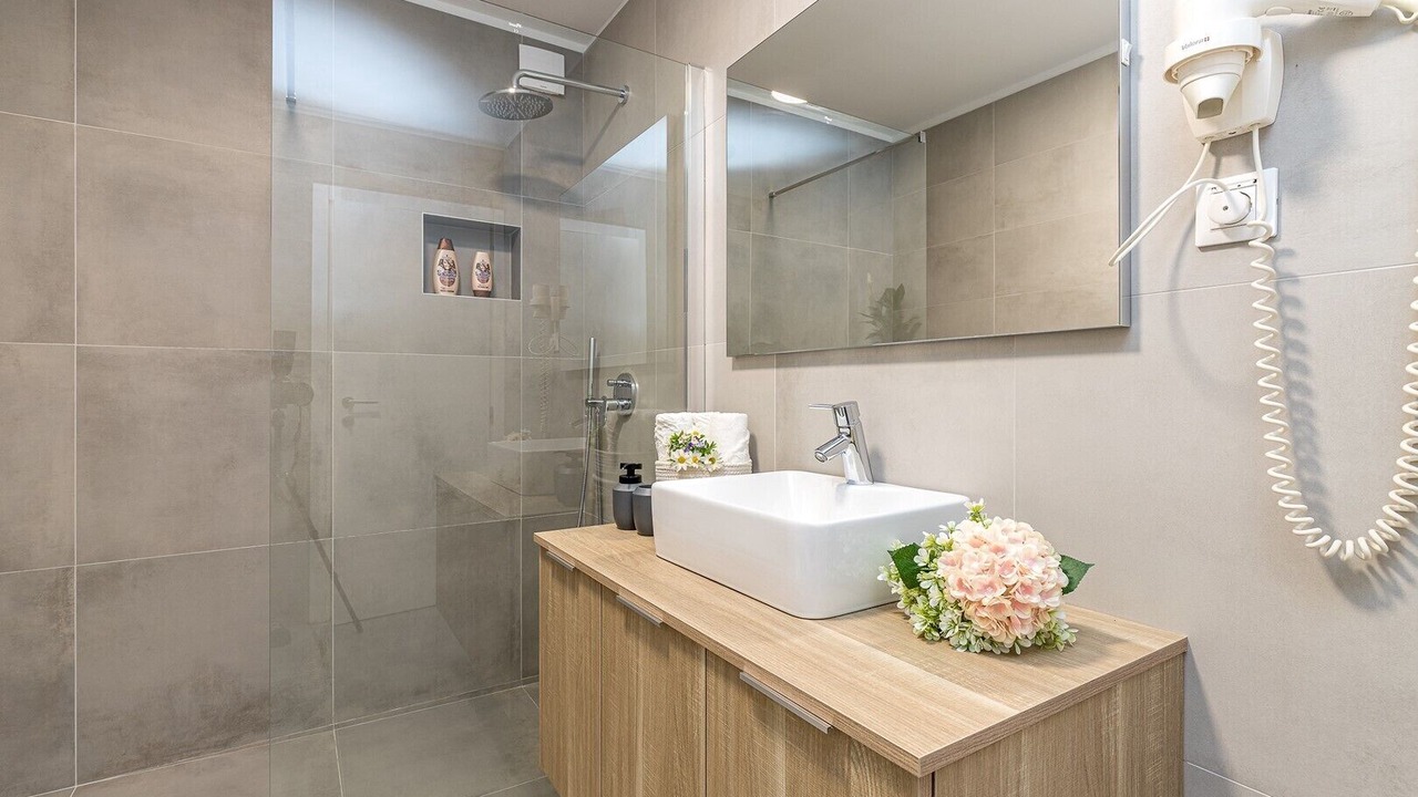 Photo of Bathroom in Mali Maj