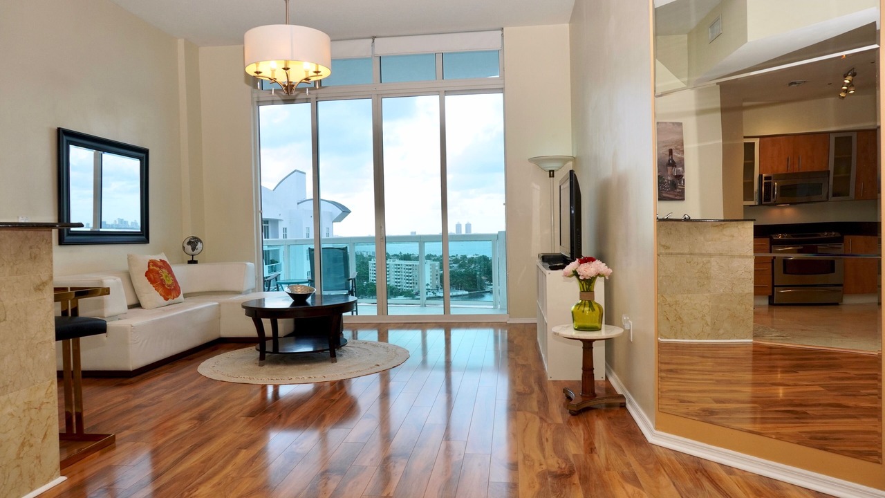 Photo of Livingroom in North Bay Village