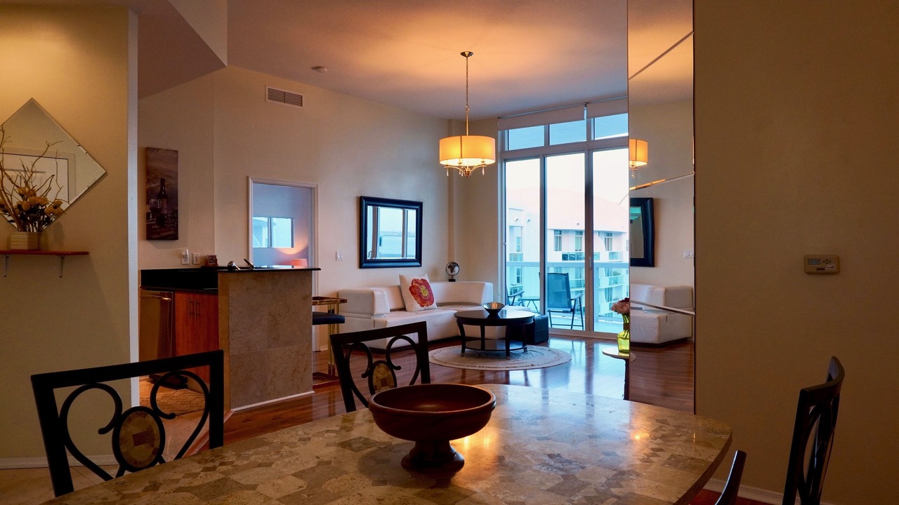 Photo of Livingroom in North Bay Village
