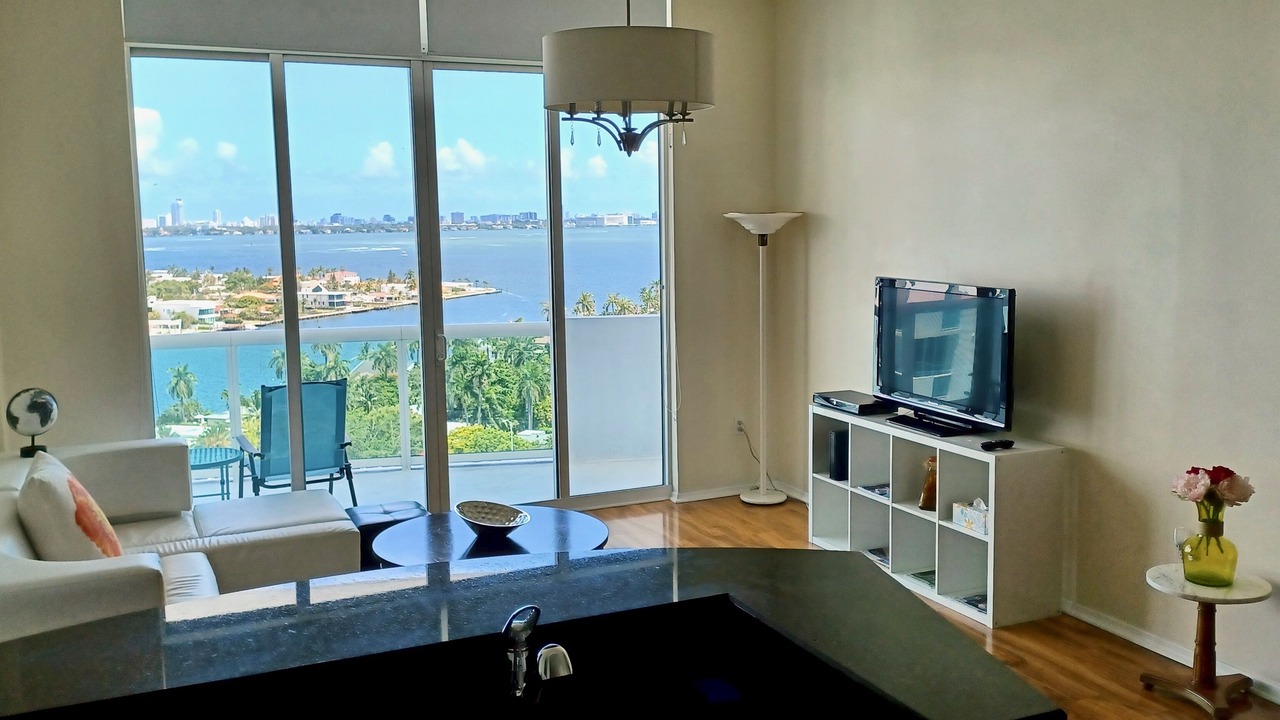 Photo of Livingroom in North Bay Village