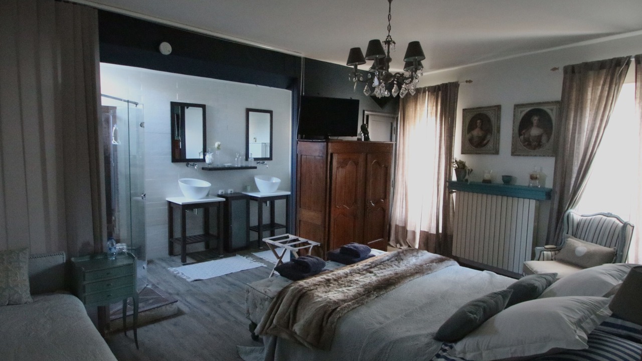 Photo of Bedroom in Couffy