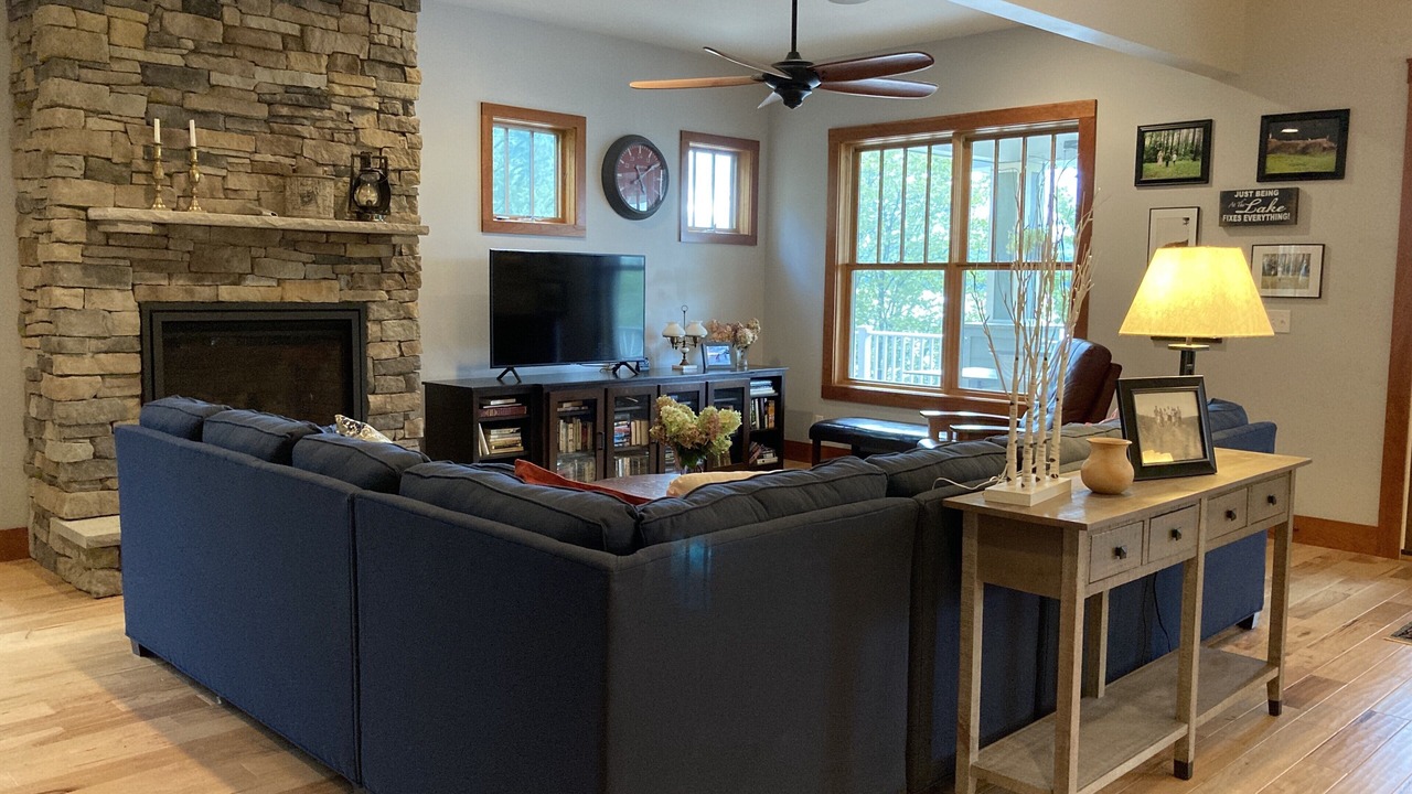 Photo of Livingroom in Perry