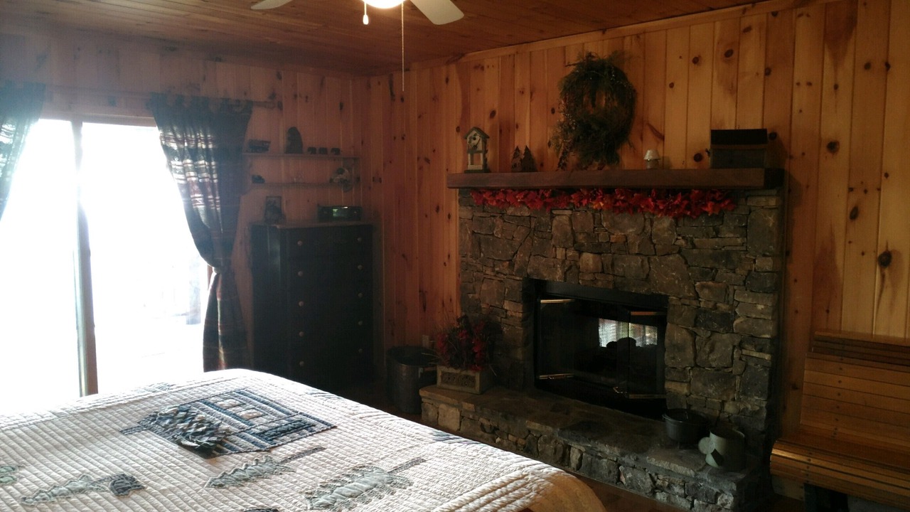 Photo of Bedroom in Bryson City