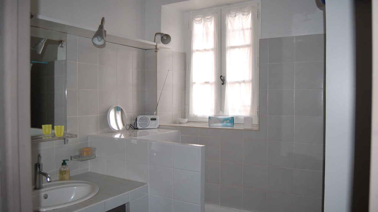 Photo of Bathroom in Saint-Quentin-la-Poterie