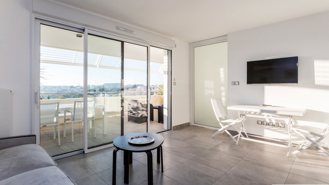 Photo of Livingroom in Aiguerelles