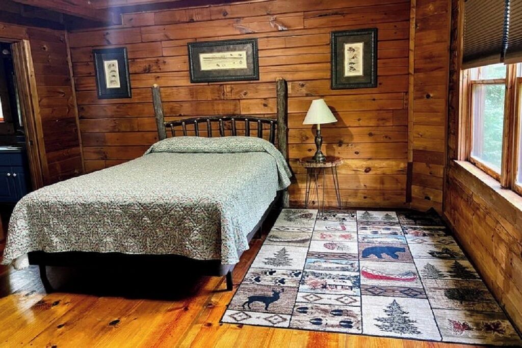 Photo of Bedroom in Pine Mountain Valley