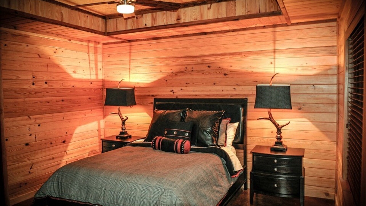 Photo of Bedroom in Maysville
