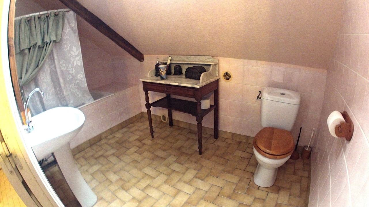 Photo of Bathroom in Comblessac