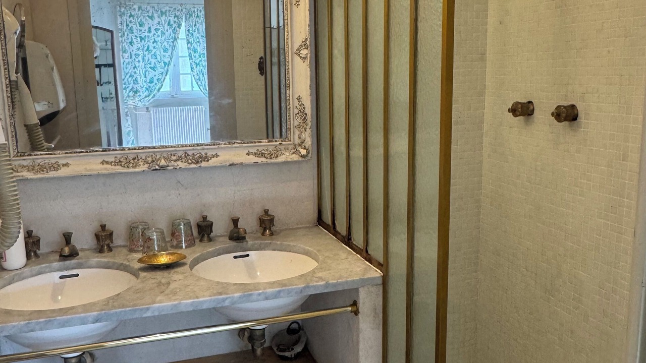 Photo of Bathroom in Meaulne-Vitray