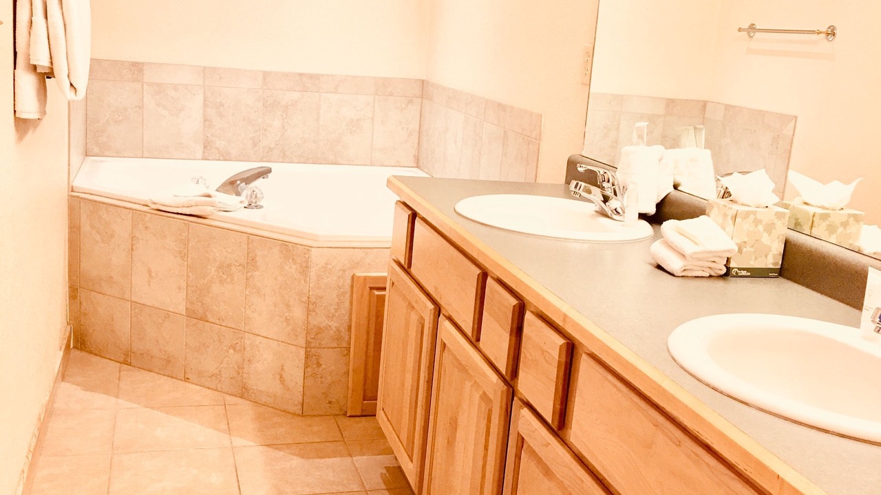 Photo of Bathroom in Peak 9