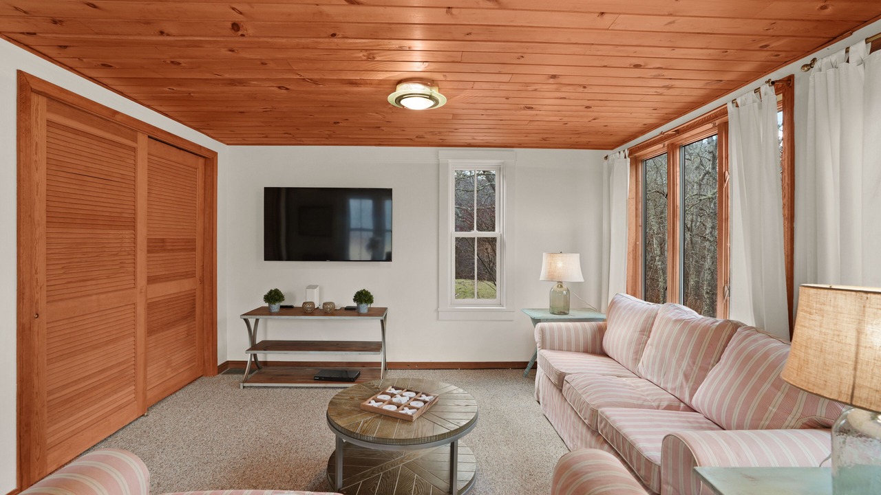 Photo of Livingroom in Aquinnah