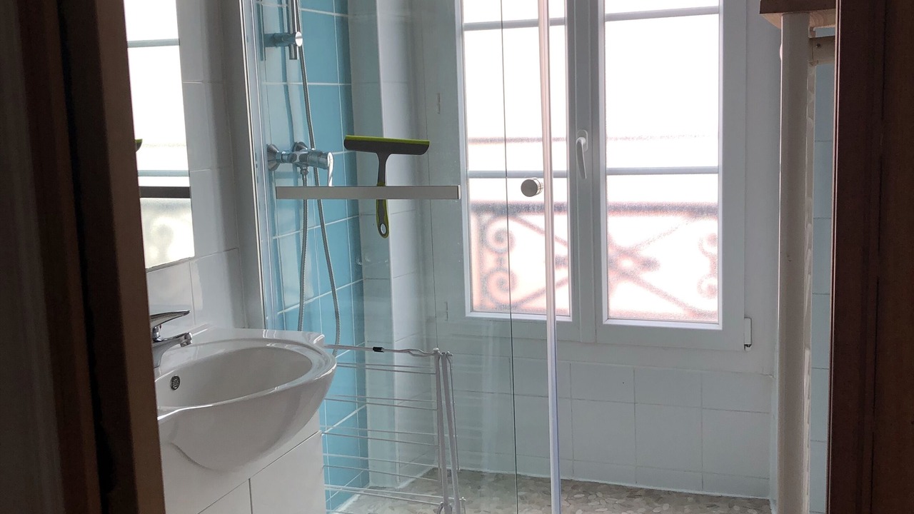 Photo of Bathroom in 13th Arrondissement