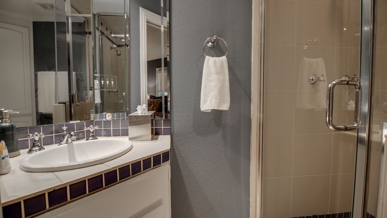 Photo of Bathroom in Tool