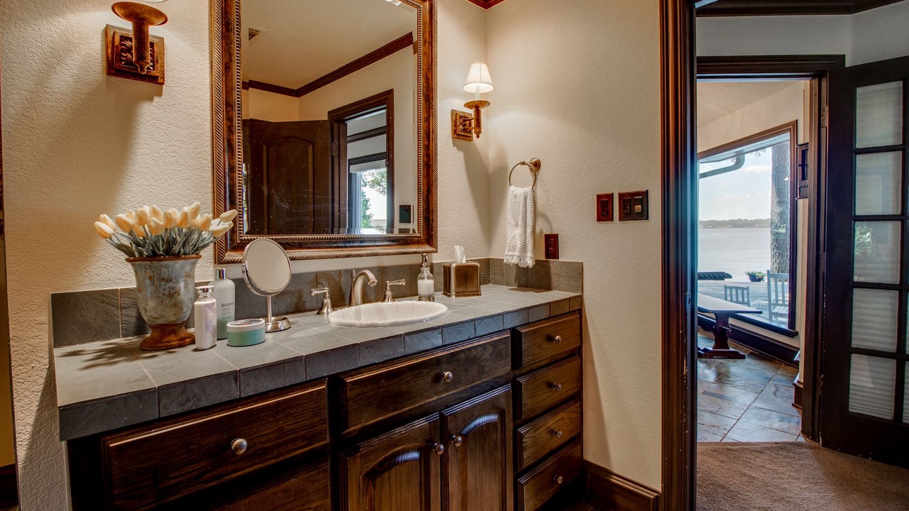 Photo of Bathroom in Tool