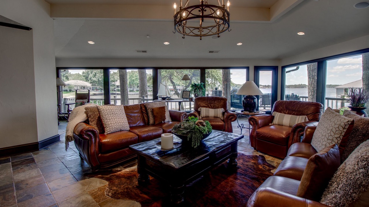 Photo of Livingroom in Tool