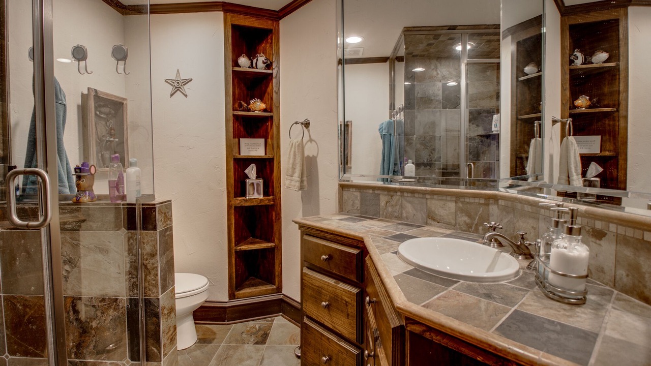 Photo of Bathroom in Tool